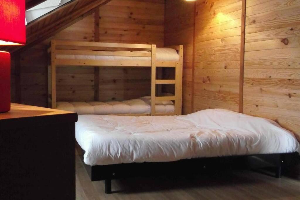 Chalet En Pleine Nature Pour 12 Personnes Besse-et-Saint-Anastaise Exterior foto